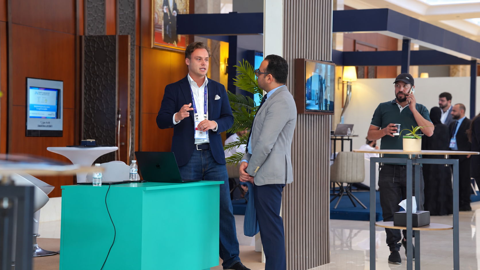 Delegates networking at Credit & Collections Summit